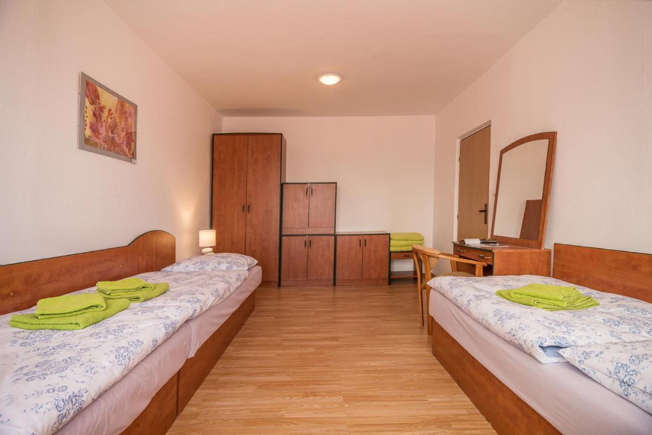 Hybadlo Motel Liptovsky Hradok Exterior photo