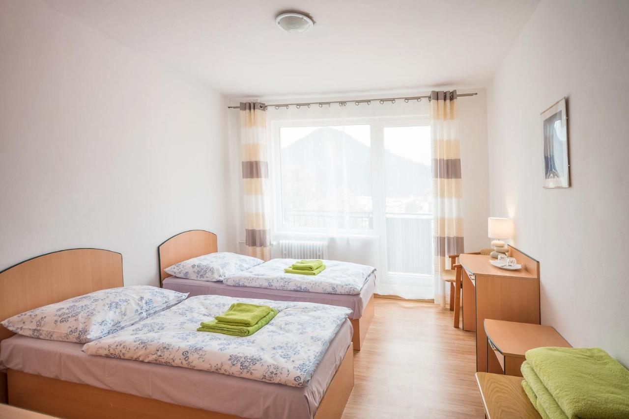 Hybadlo Motel Liptovsky Hradok Exterior photo